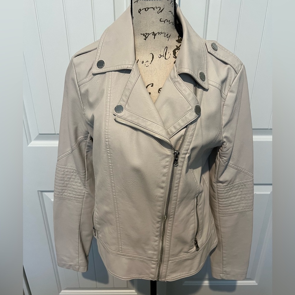GUESS WHITE LEATHER JACKET